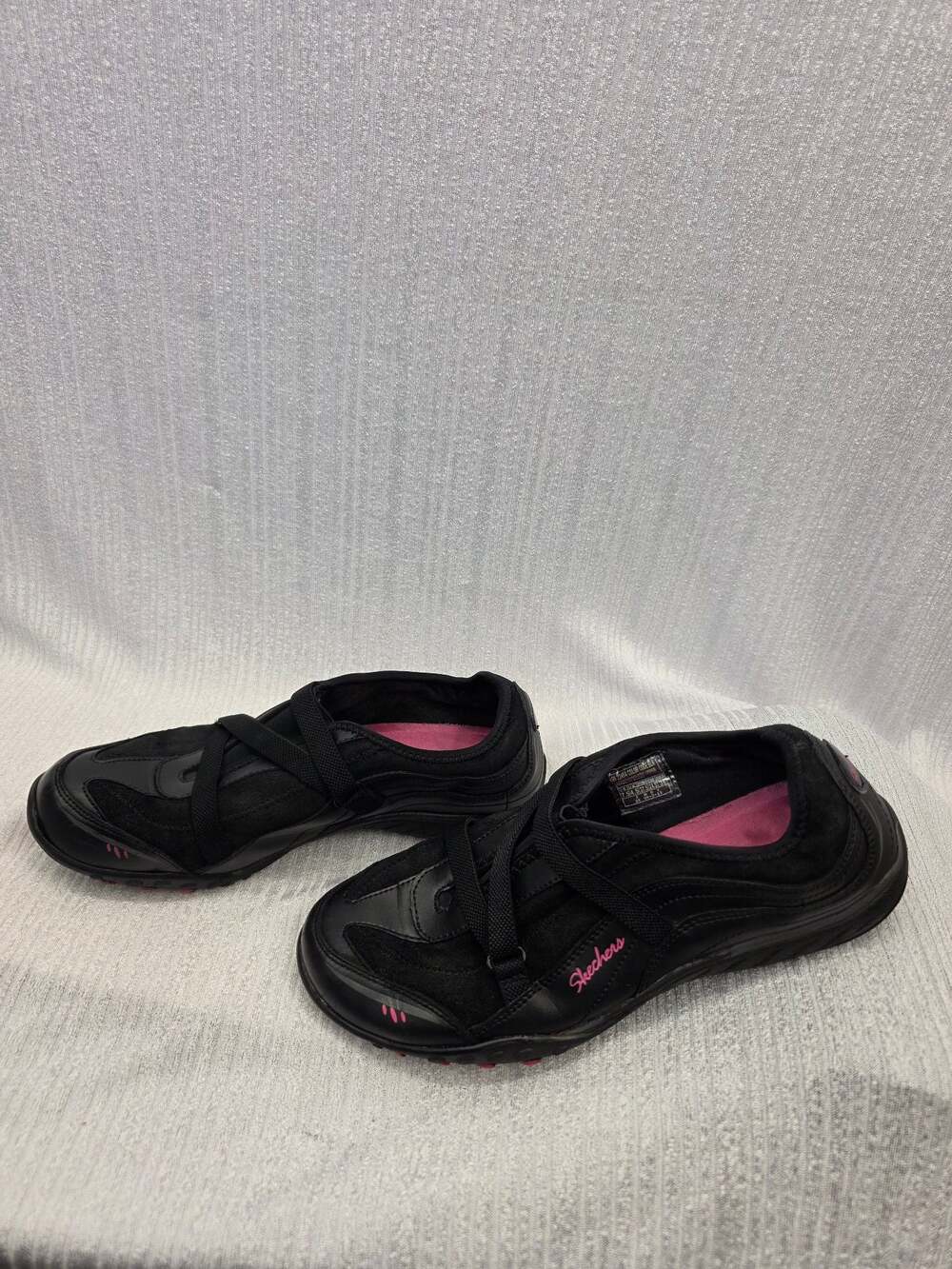 Skechers Women's Black and Pink Slip-On Sneakers SN 22454